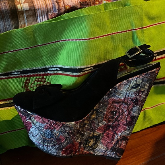 Wedges - Picture 5 of 5